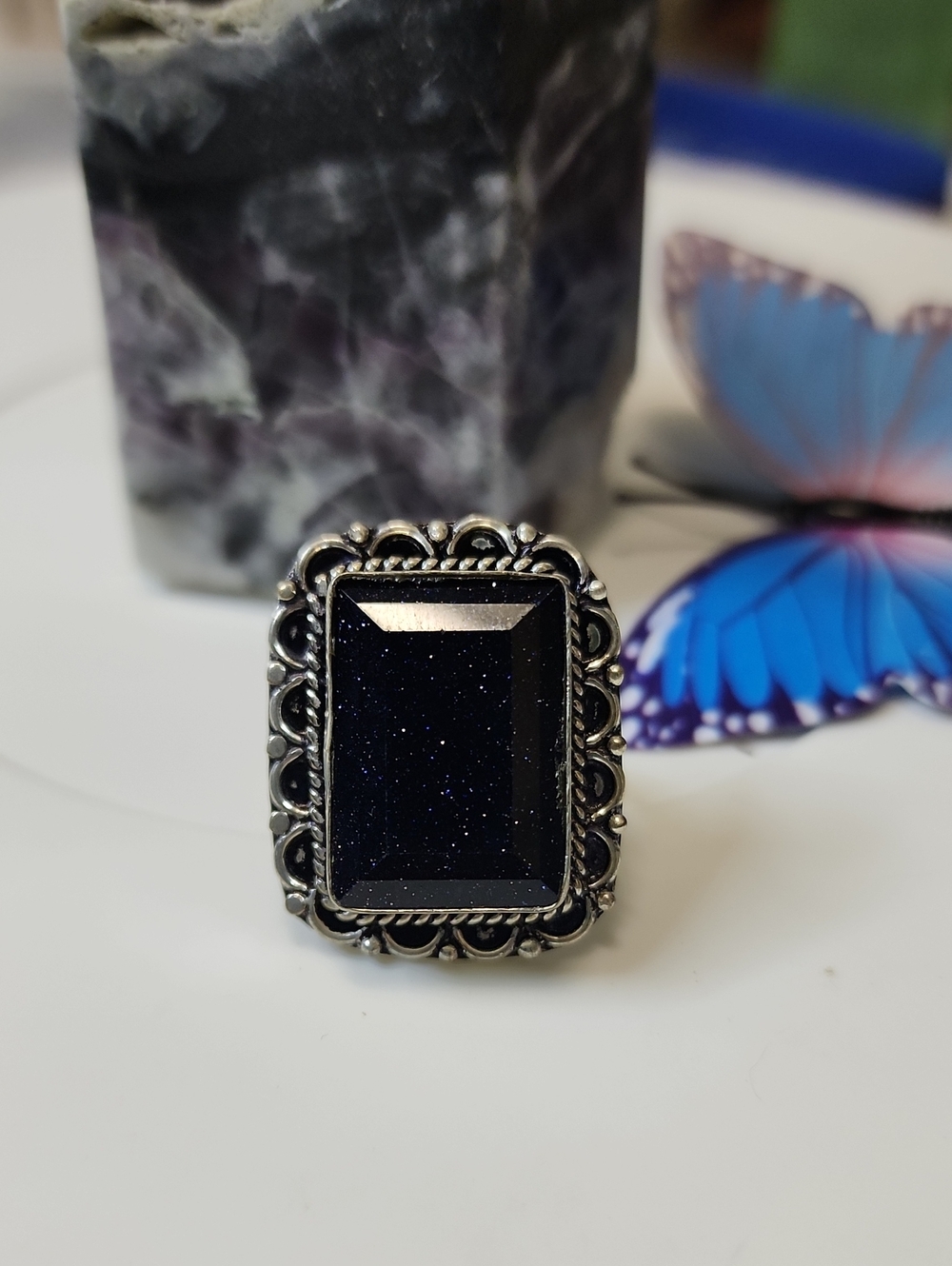 Women's Vintage-Style Ring with Dark Blue Sandstone